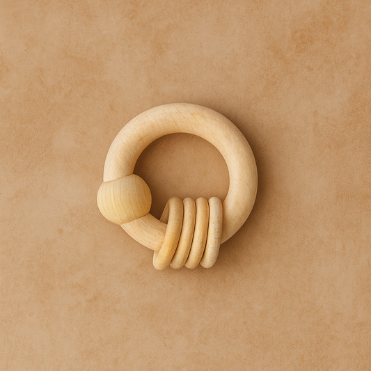 Trærangle med ringe – Klassisk & naturlig